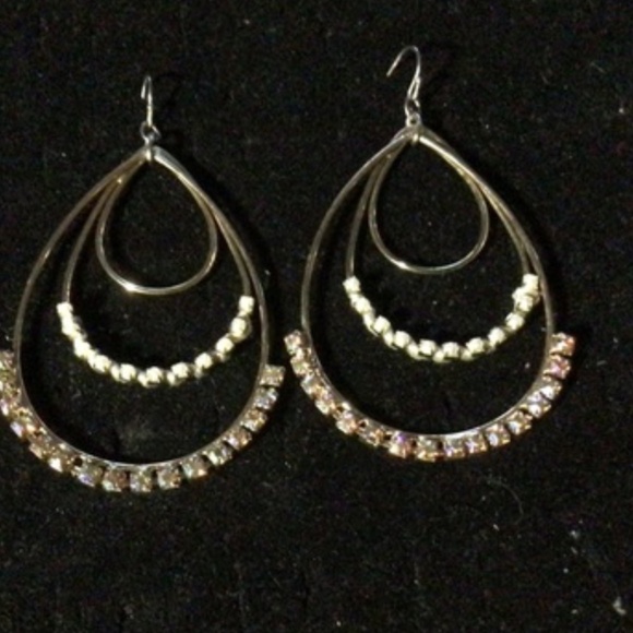 💎★❦꒒ik୧⌵♡⌵N୧w❦★ AUCTION PRICE👩🏻‍⚖️ Vintage Double Hoop Earrings - Picture 1 of 2